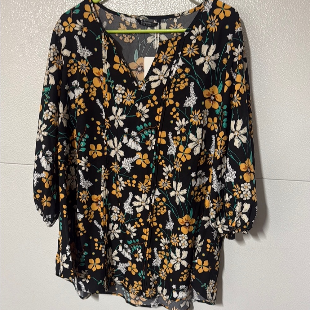 BloomChic Black and White Floral Tunic Relaxed Fit
